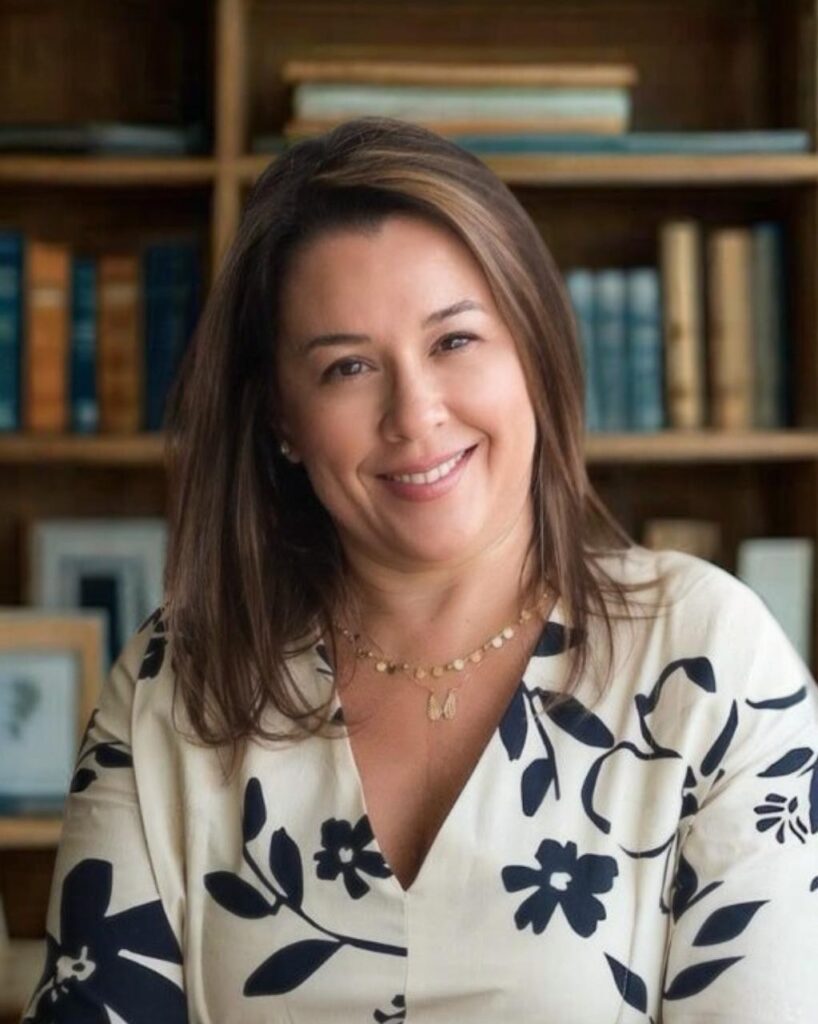 Claudia Passos Teixeira Santiago